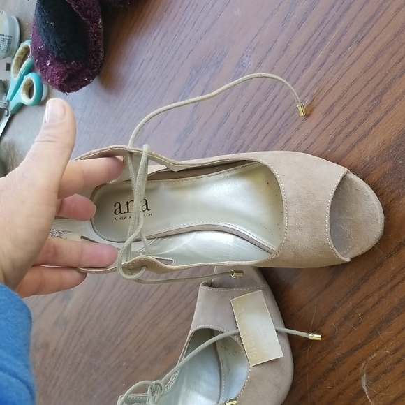 High heels - Picture 4 of 4